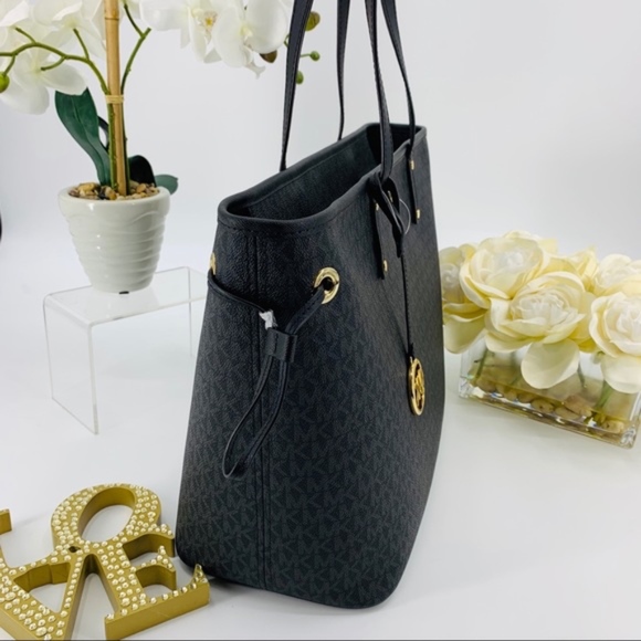 LAST DAY SALE Michael Kors Jet Set Drawstring Tote - Picture 5 of 8